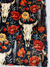Load image into Gallery viewer, Autumn Skulls Throw Size