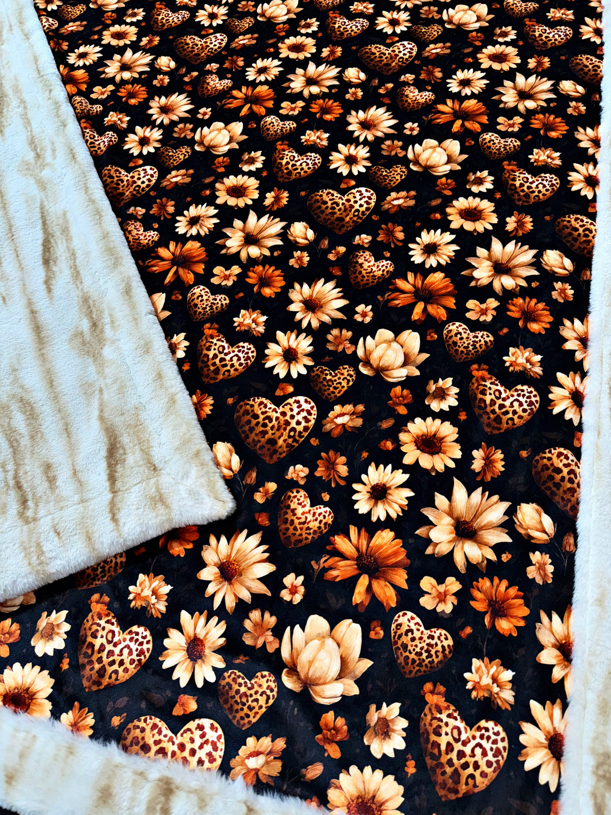 Extra Luxe Sand Nube Seal + Wild Florals XL Adult Size