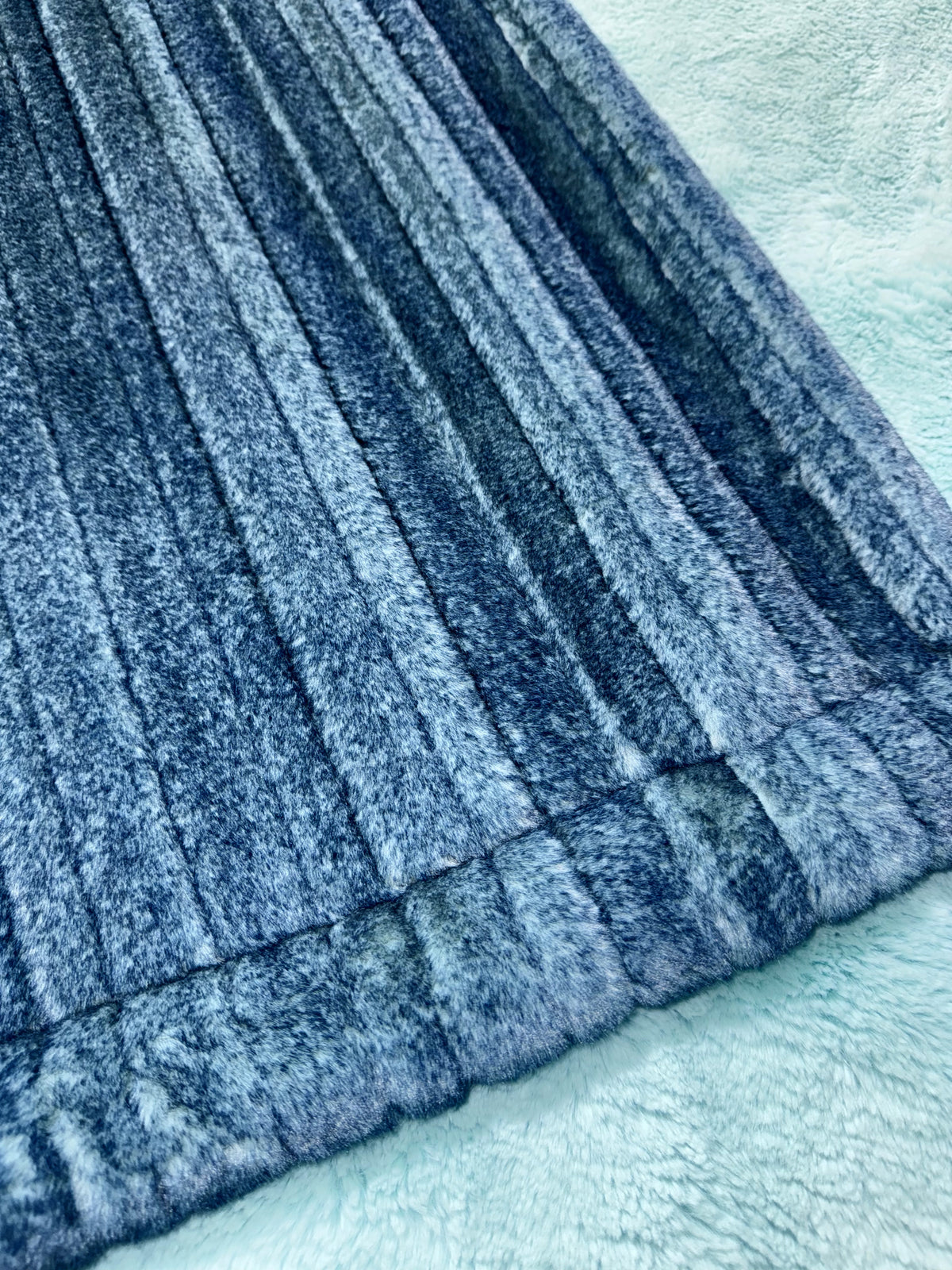 Extra Luxe Raindrop Glazed Vienna + Extra Luxe Sea Glass Arctic XL Adult Size