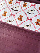 Load image into Gallery viewer, Extra Luxe Wildrose Sydney XL Crib Size