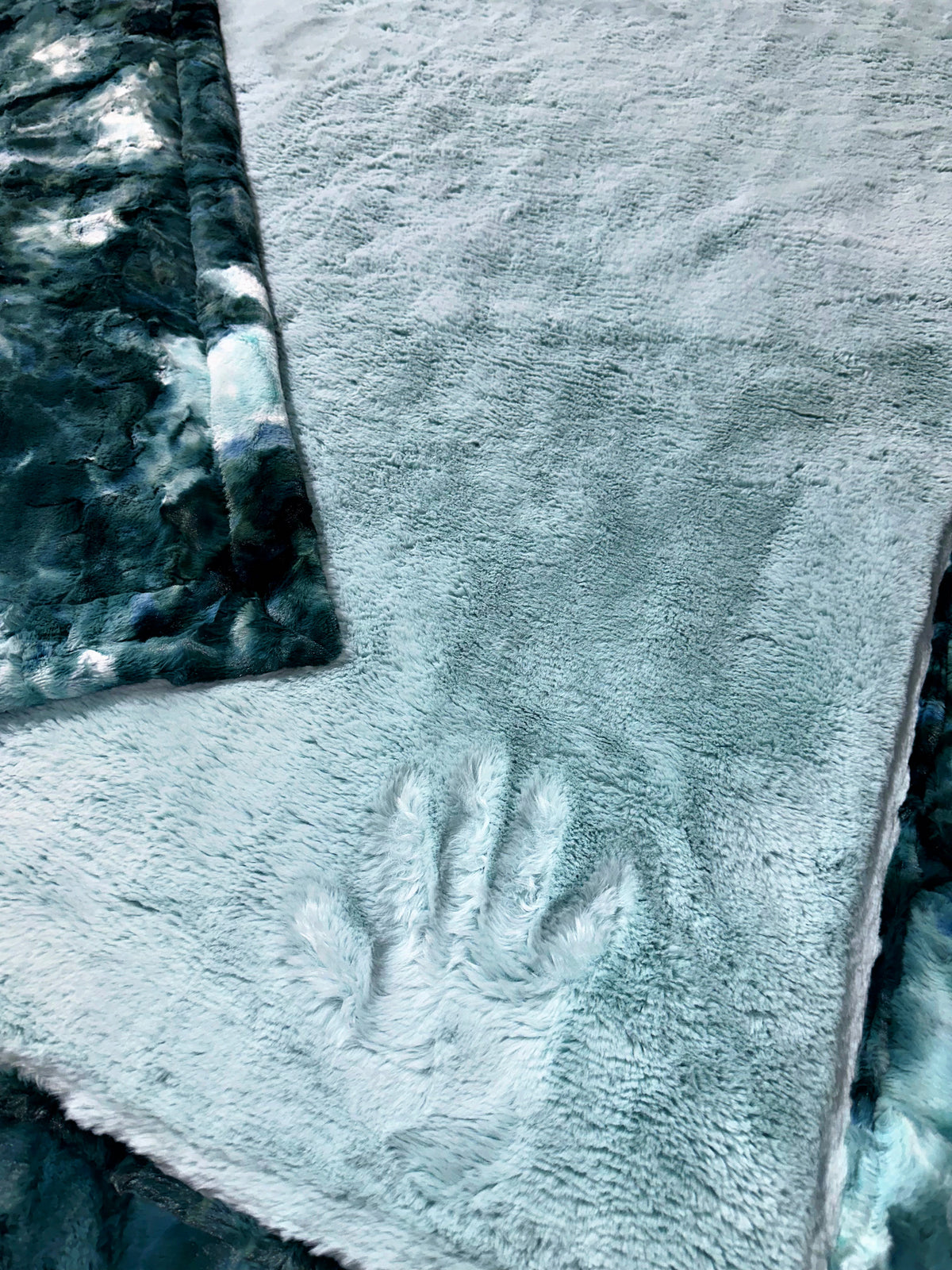 Extra Luxe Sea Glass Arctic Fox + Bayou Throw Size