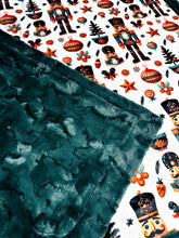 Load image into Gallery viewer, Spruce Nutcrackers XL Adult Size