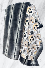 Load image into Gallery viewer, Skelly Pumpkins Extra Luxe XL Adult Size