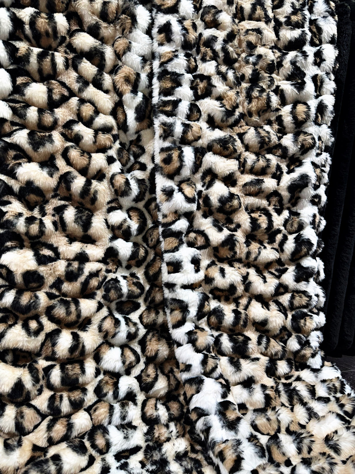 Double Extra Luxe  Clouded Leopard Sand Milan Adult