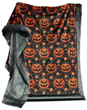 Load image into Gallery viewer, Extra Luxe Sydney Pine Grove + Jack O Lanterns Xl Adult