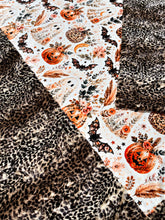 Load image into Gallery viewer, Leopard Pumpkins Xl Adult