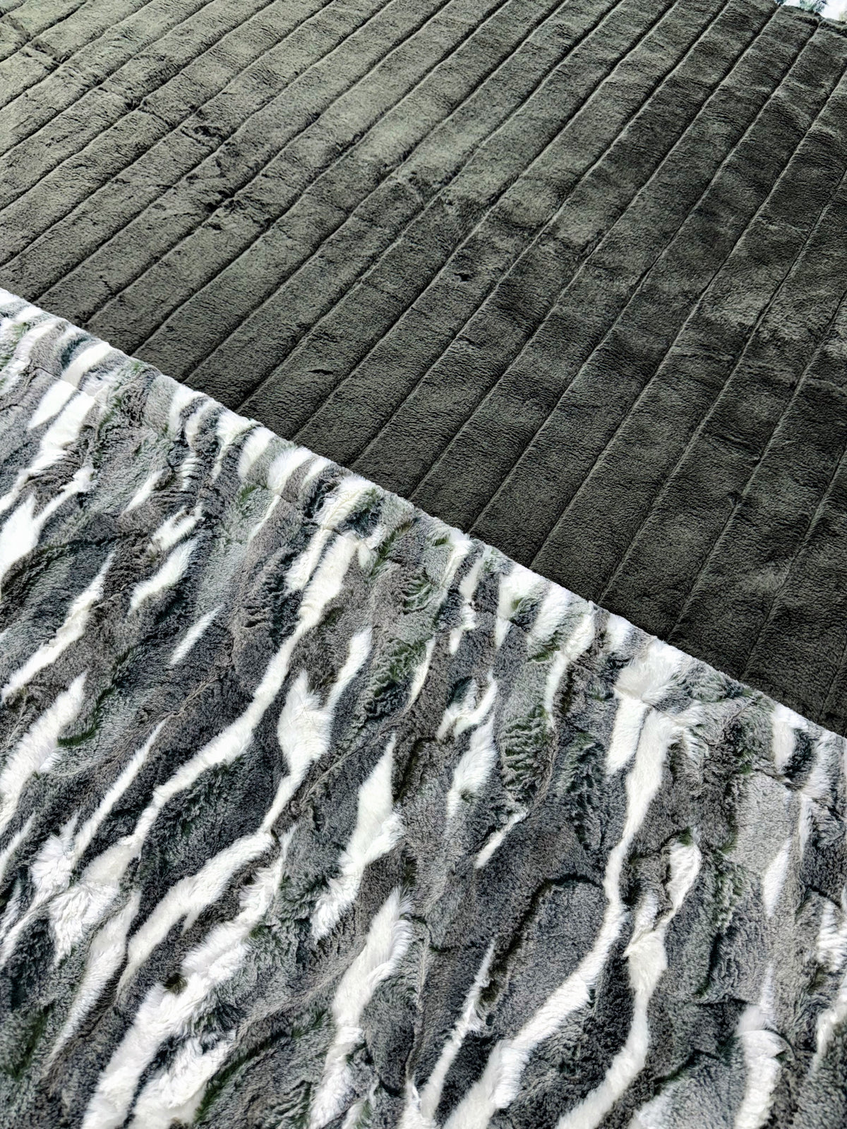 Extra Luxe Iced Sydney Pine + Loden Himalayan XL Adult Size