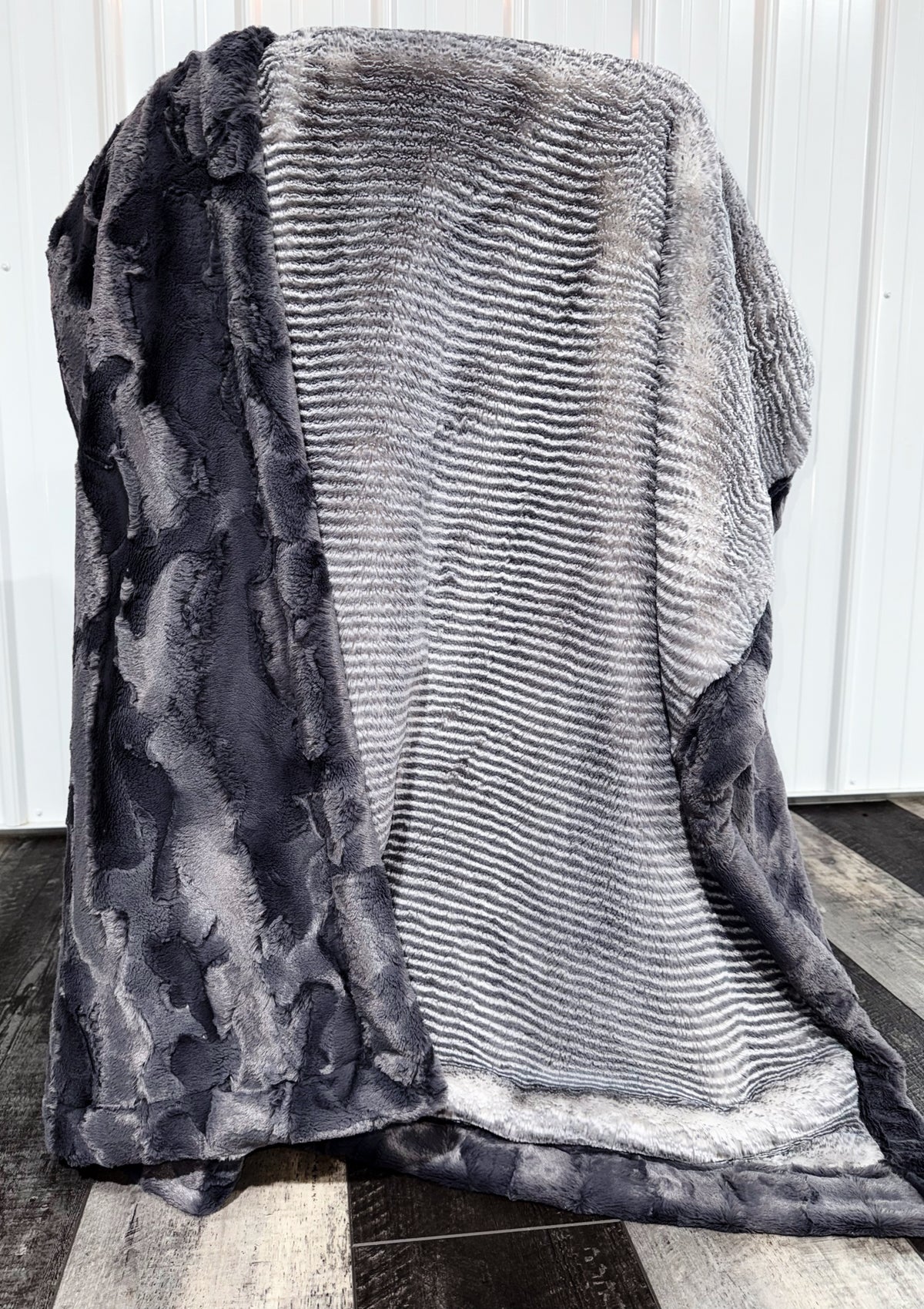 Extra Luxe Tinsel Arctic Owl + Charcoal Hide XL Adult Size