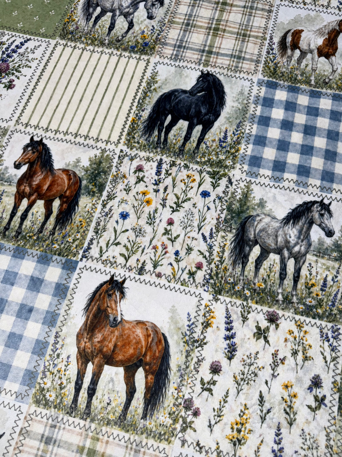 Extra Luxe Glazed Sand Dollar Encore + Country Horses Faux Quilt XL Adult Size