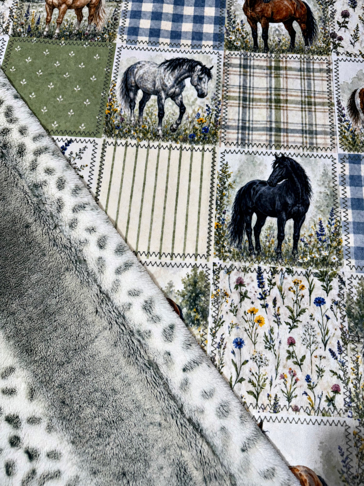 Extra Luxe Alaskan Bunny Ivy + Country Horses Faux Quilt XL Adult Size