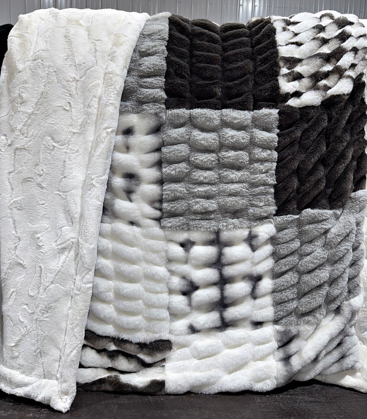 Extra Luxe Milan + Sharpei Quilt XL Adult