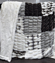 Load image into Gallery viewer, Extra Luxe Milan + Sharpei Quilt XL Adult
