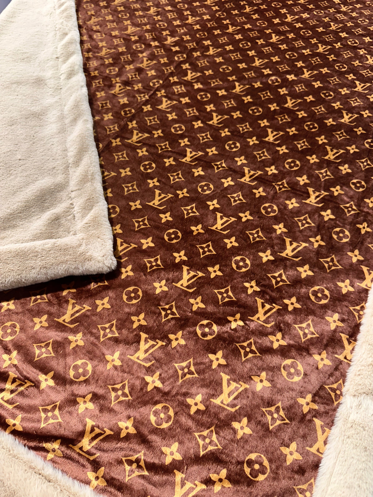 Extra Luxe Sand Encore Throw Size