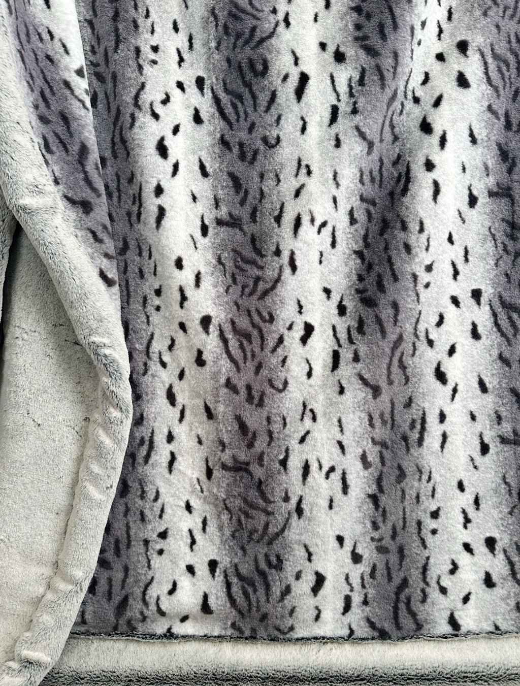 EXTRA LUXE Night Baby Seal + Falcon Seal XL Adult Size