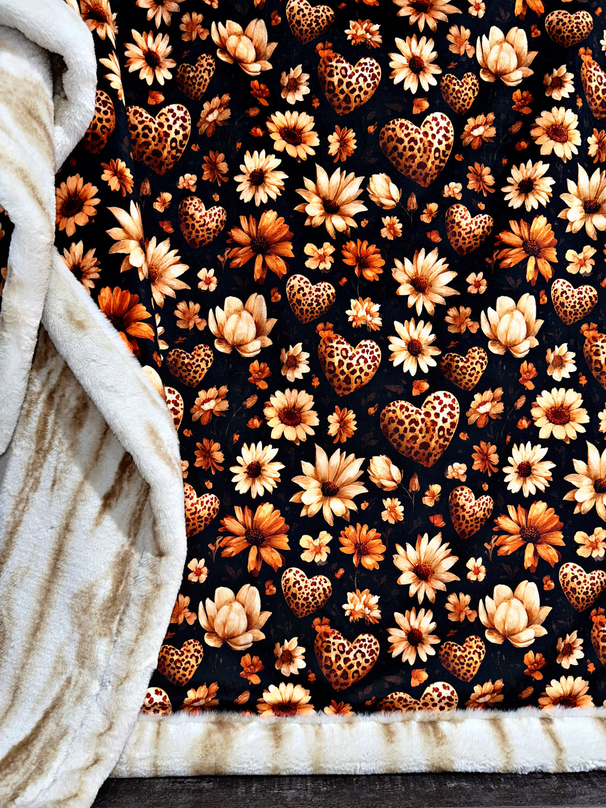 Extra Luxe Sand Nube Seal + Wild Florals XL Adult Size
