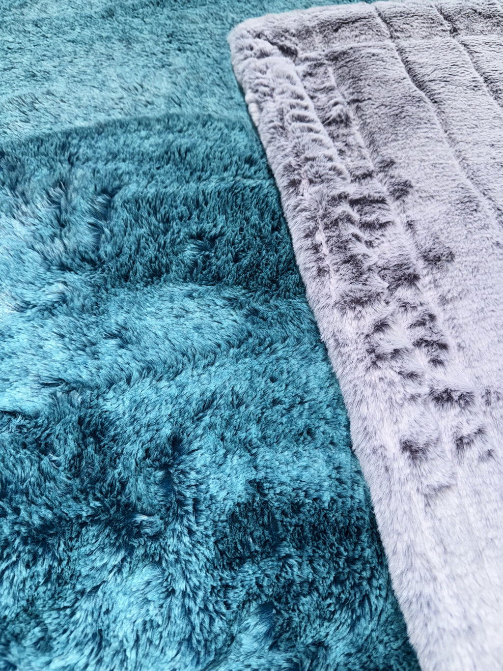 Double Extra Luxe Lagoon Arctic Fox + Cloudburst Iced Sydney XL Adult Size