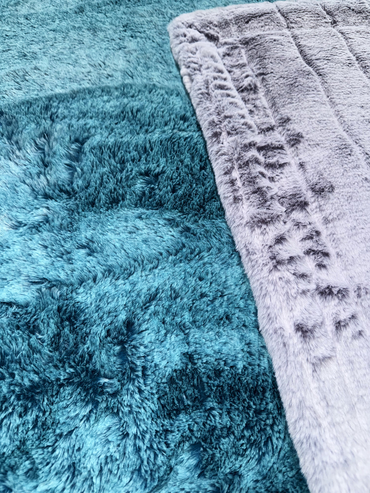 Double Extra Luxe Lagoon Arctic Fox + Cloudburst Iced Sydney XL Adult Size