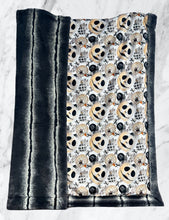 Load image into Gallery viewer, Skelly Pumpkins Extra Luxe XL Adult Size