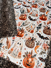 Load image into Gallery viewer, Leopard Pumpkins Xl Adult