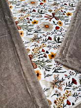 Load image into Gallery viewer, Extra Luxe Glazed Sand Dollar Encore + Country Florals XL Adult Size
