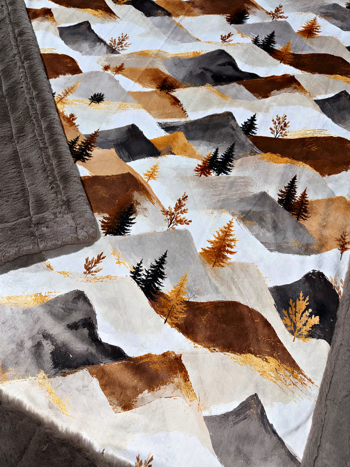Extra Luxe Gold Dust Mountains Xl Adult