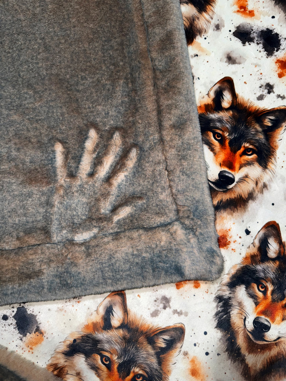 Extra Luxe Patina Glazed Seal + Wolves Xl Adult