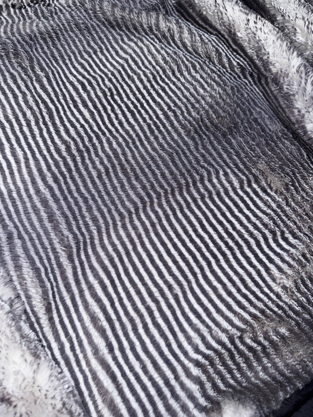 Extra Luxe Tinsel Arctic Owl + Charcoal Hide XL Adult Size