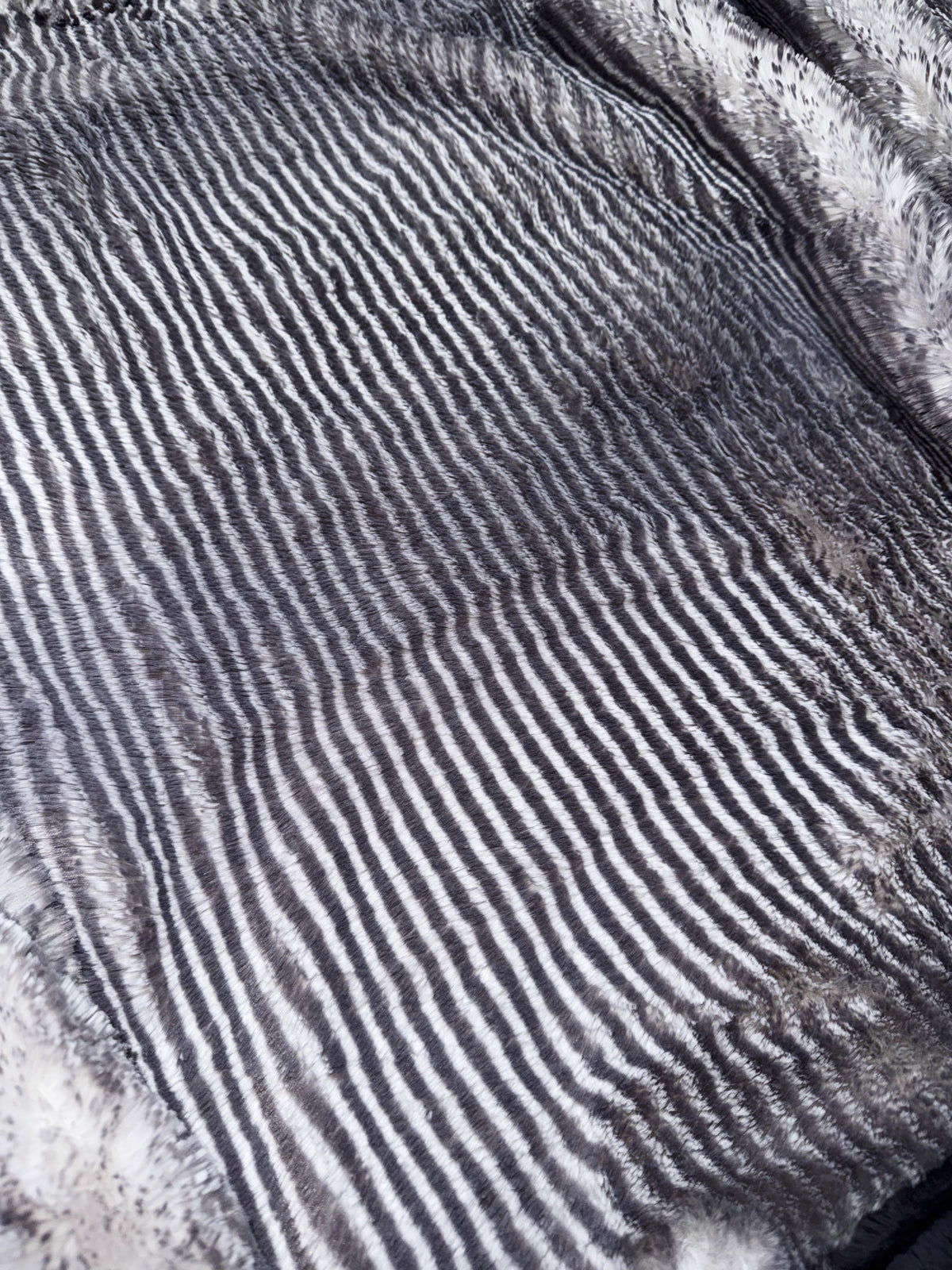Extra Luxe Tinsel Arctic Owl + Charcoal Hide XL Adult Size
