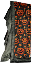 Load image into Gallery viewer, Extra Luxe Sydney Pine Grove + Jack O Lanterns Xl Adult