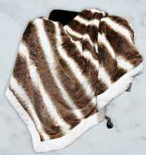 Load image into Gallery viewer, Double Extra Luxe Arctic Chinchilla Rustic + Natural Sydney XL Adult Size