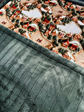 Load image into Gallery viewer, Extra Luxe Iced Sydney Pine + Cozy Village XL Adult Size