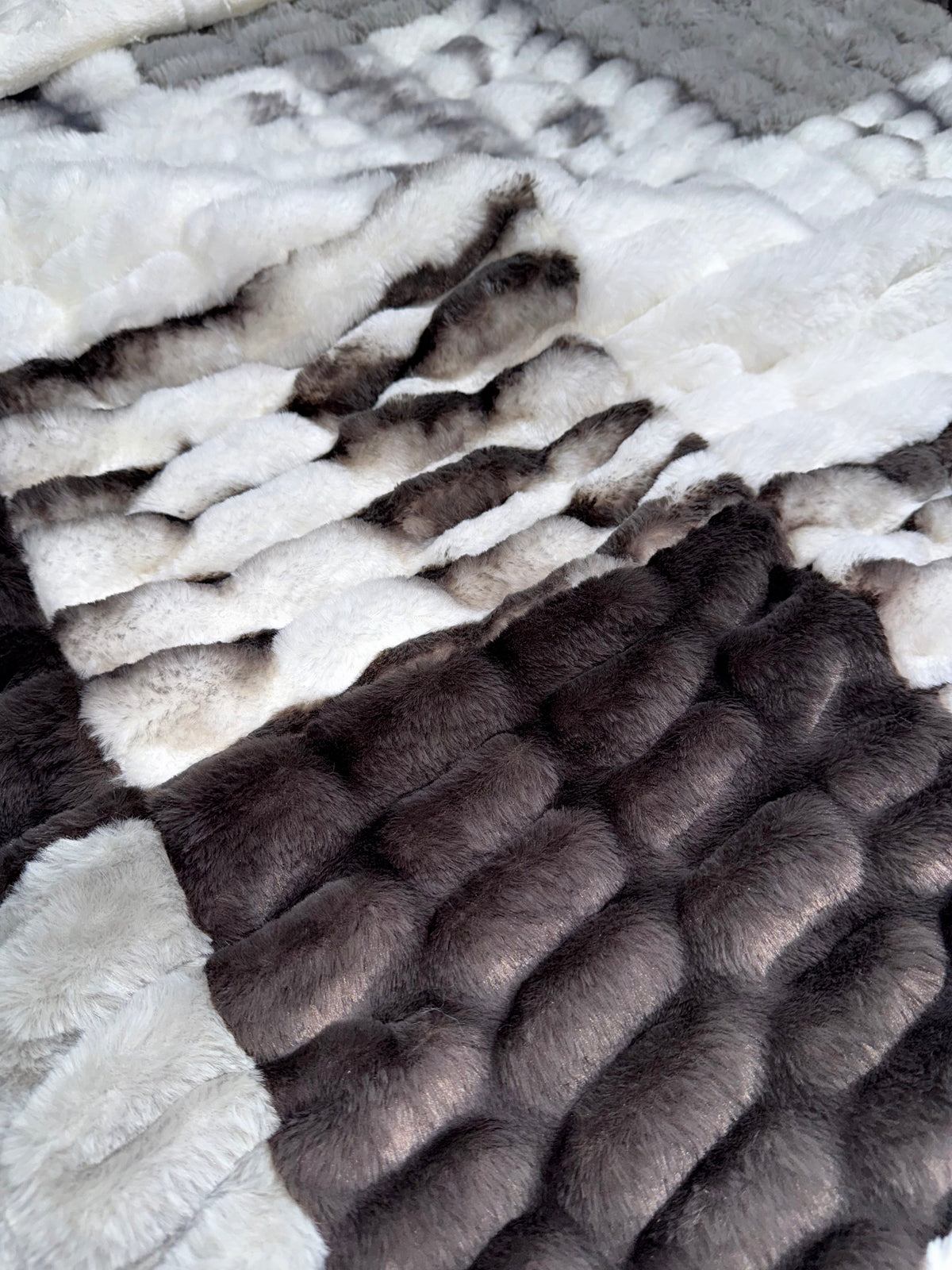 Extra Luxe Milan + Sharpei Quilt XL Adult