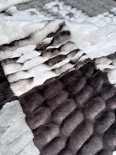 Load image into Gallery viewer, Extra Luxe Milan + Sharpei Quilt XL Adult