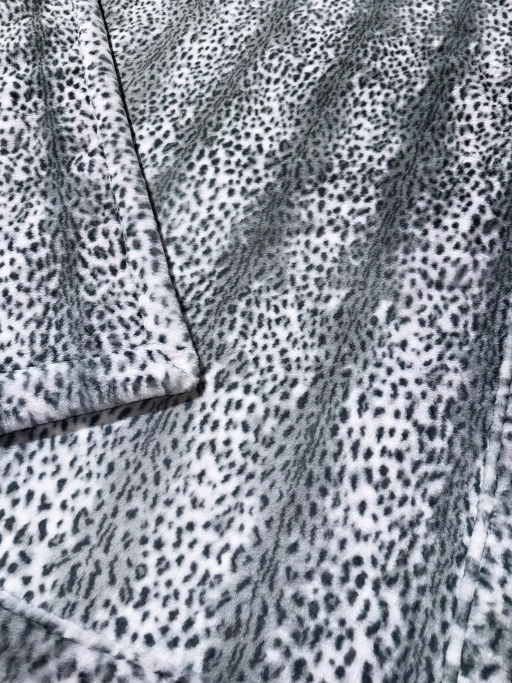 Double Extra Luxe Silver Savannah Seal XXl Adult