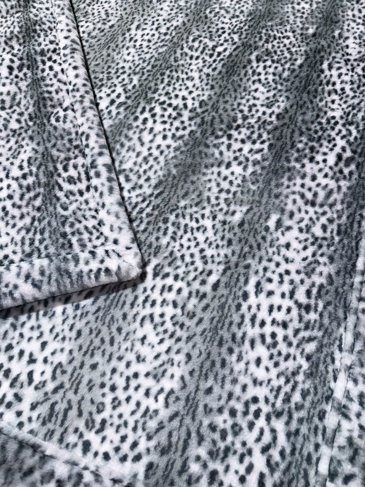 Double Extra Luxe Silver Savannah Seal XXl Adult