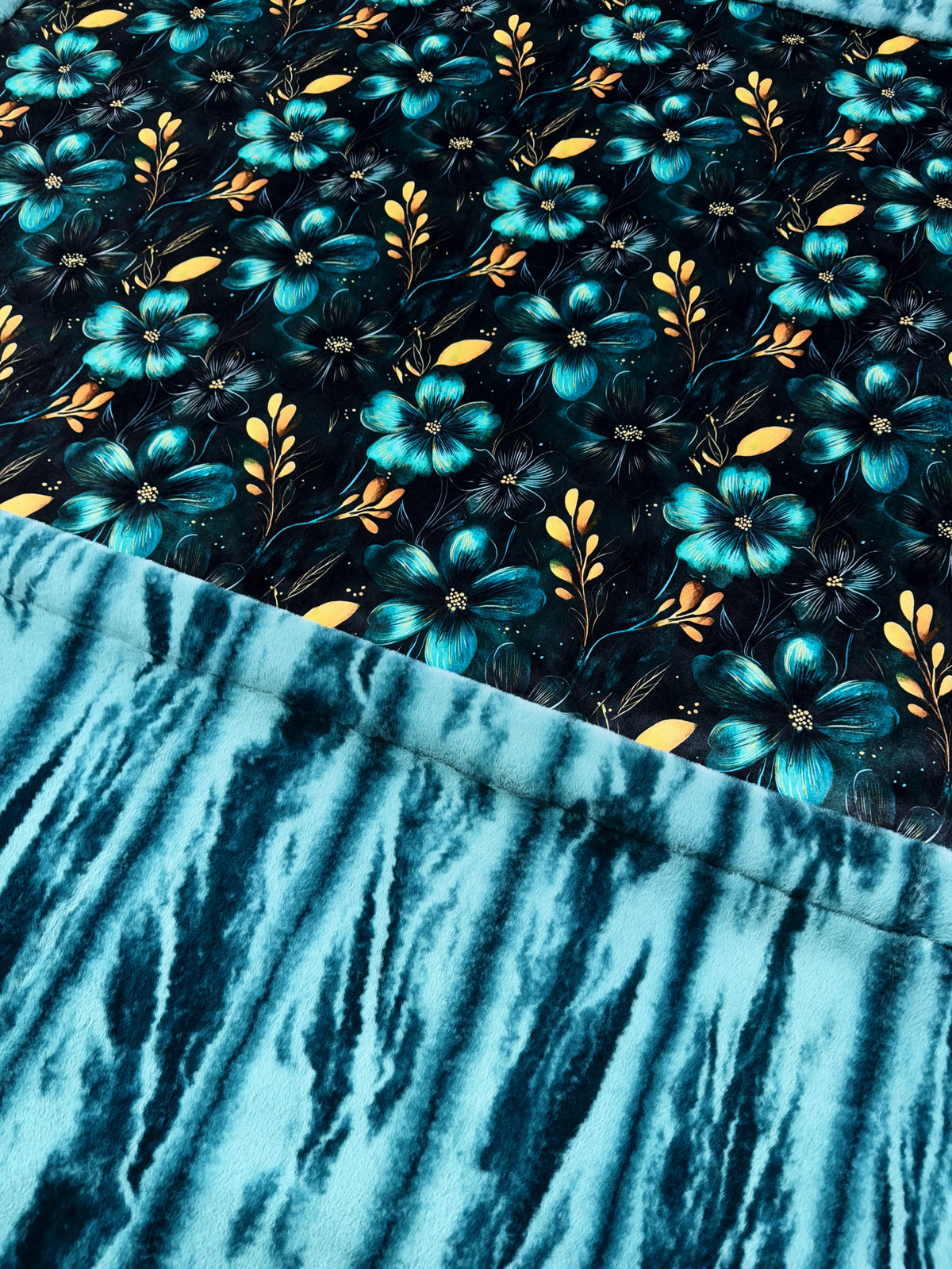 Extra Luxe Juniper Nube Seal + Dark Florals XL Adult Size