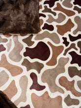 Load image into Gallery viewer, Old School Camo XL Adult Size