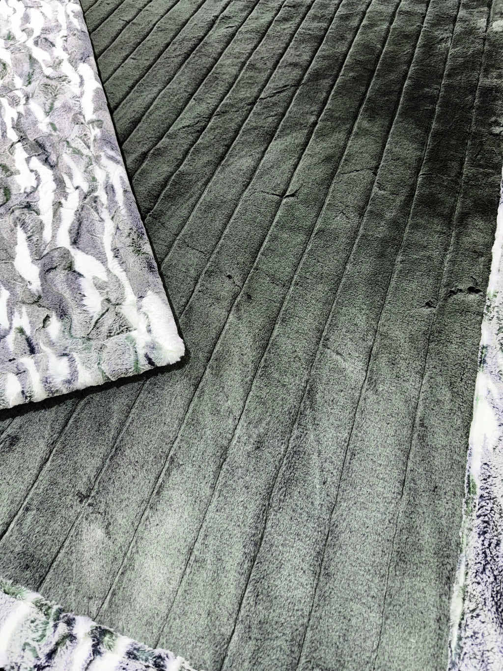 Extra Luxe Iced Sydney Pine + Loden Himalayan XL Adult Size