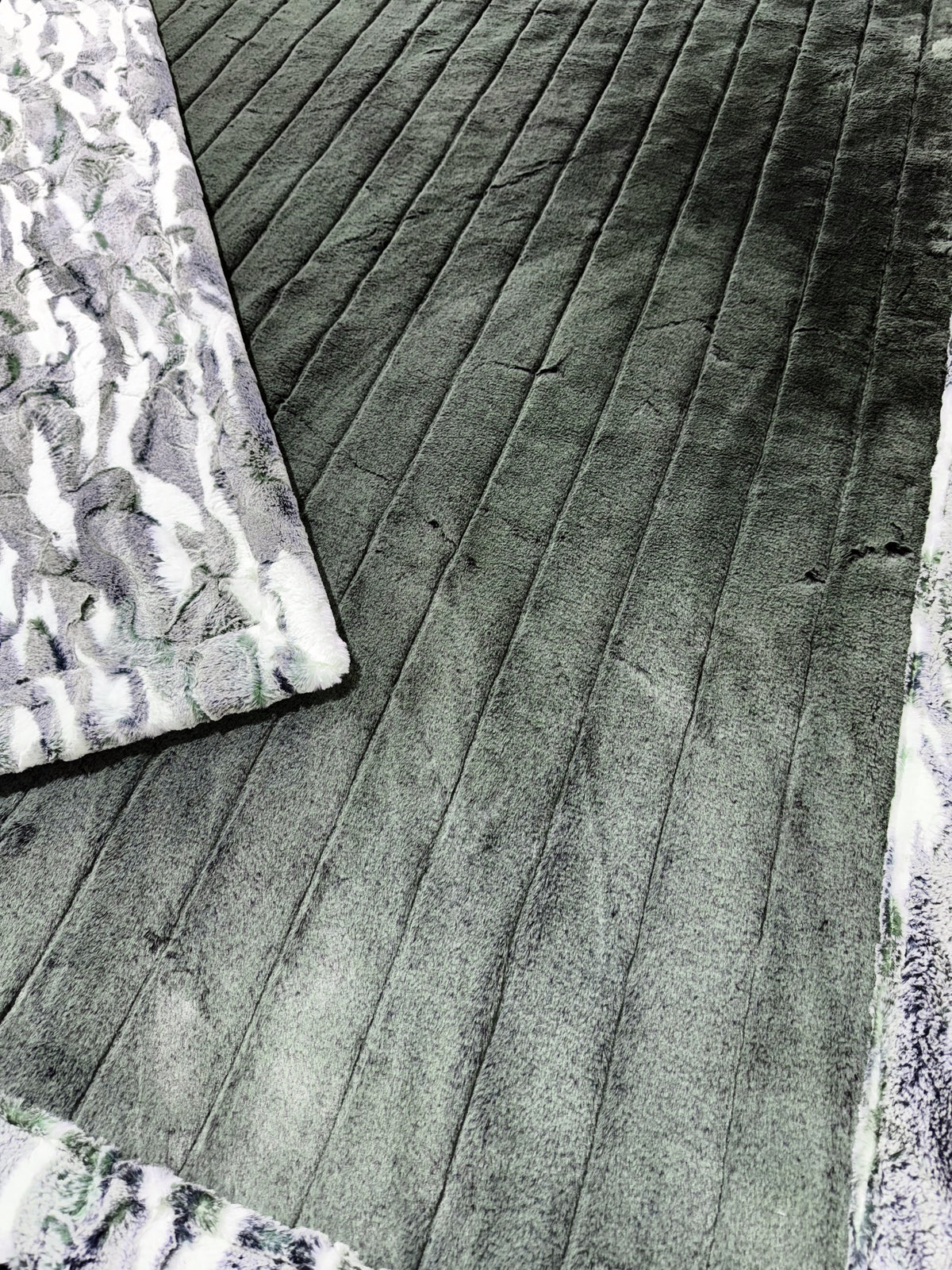 Extra Luxe Iced Sydney Pine + Loden Himalayan XL Adult Size