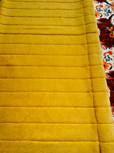 Load image into Gallery viewer, Extra luxe Highland Cows Sunflowers Xl Adult