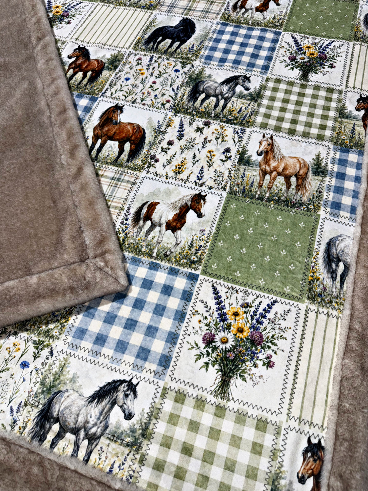 Extra Luxe Glazed Sand Dollar Encore + Country Horses Faux Quilt XL Adult Size