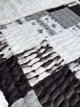 Load image into Gallery viewer, Extra Luxe Milan + Sharpei Quilt XL Adult