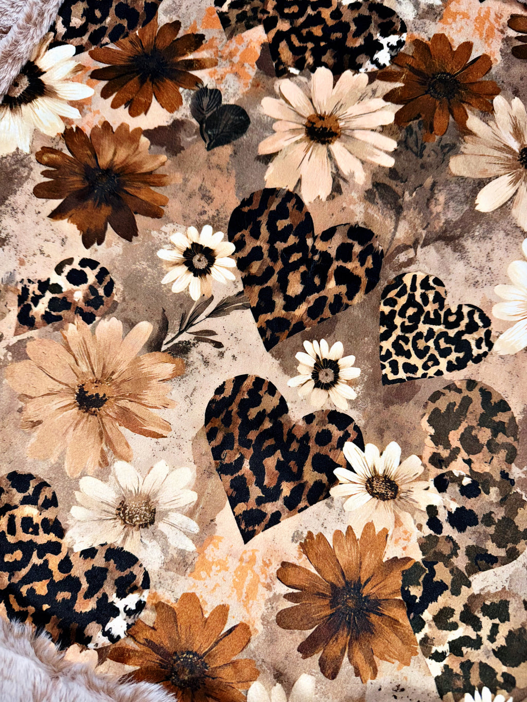 Extra Luxe Sand Dollar Frosted Sydney + Wild Hearts Lovey Size