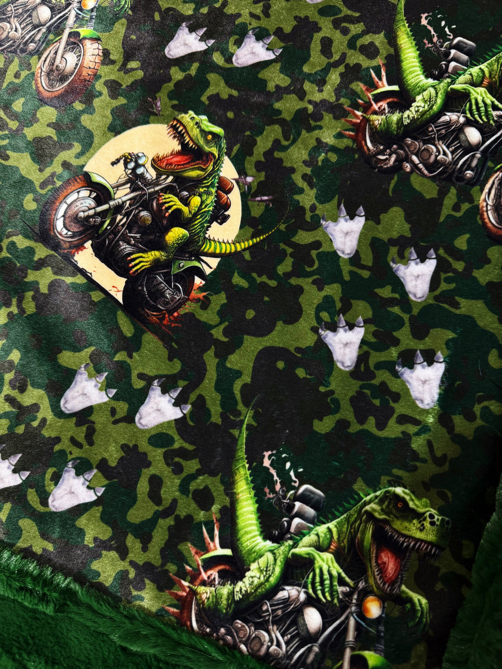 Dino Camo XL Crib Size