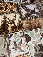 Load image into Gallery viewer, Men’s Hunt Woodland XL Adult Size