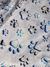 Load image into Gallery viewer, Prism Paws Throw