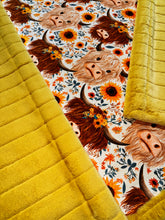 Load image into Gallery viewer, Extra luxe Highland Cows Sunflowers Xl Adult