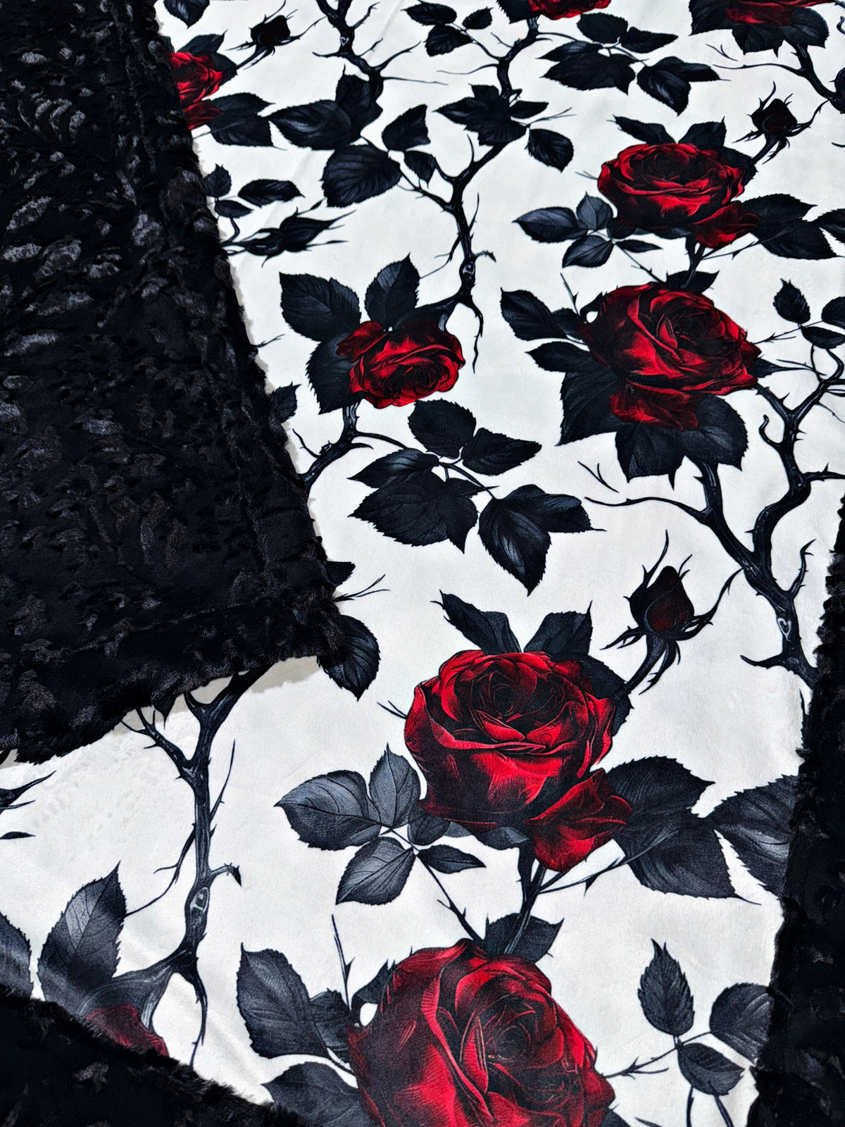 Vintage Red Roses + Black Poppy Xl Adult
