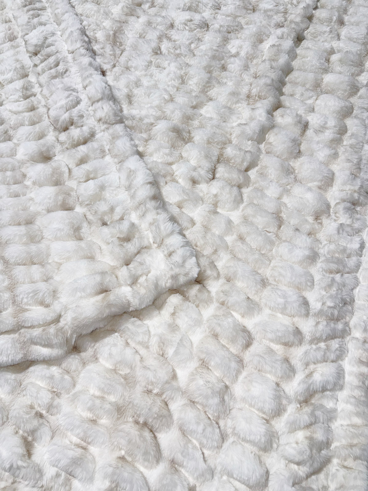 Milan Enzo Vanilla Cream Double Extra Luxe Throw Size